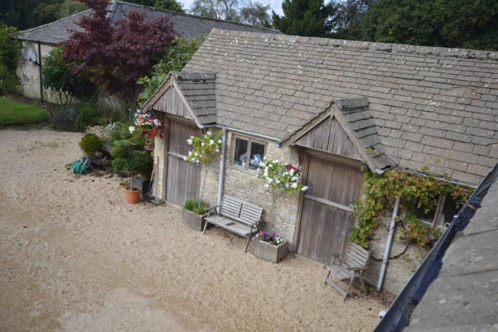 The Old Manor Coach House Apartman Cirencester Kültér fotó