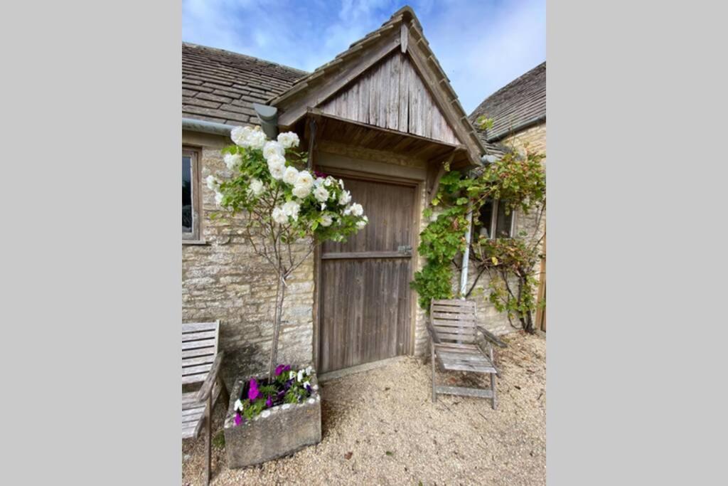 The Old Manor Coach House Apartman Cirencester Kültér fotó