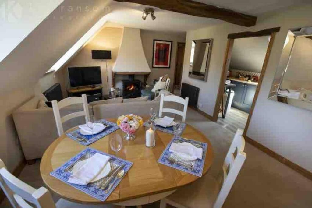 The Old Manor Coach House Apartman Cirencester Kültér fotó