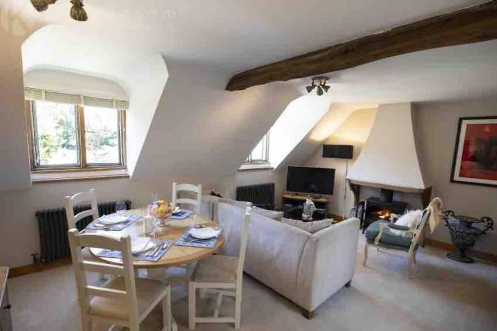 The Old Manor Coach House Apartman Cirencester Kültér fotó