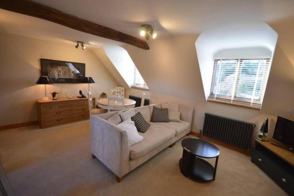 The Old Manor Coach House Apartman Cirencester Kültér fotó